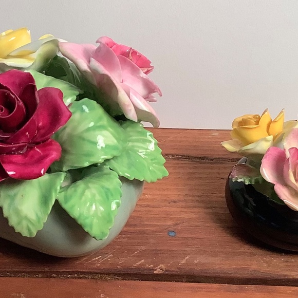 Antique bone china roses - Picture 2 of 6